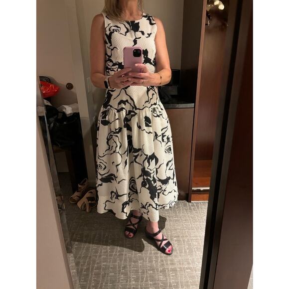 TANYA TAYLOR Black & White Floral Jackie Matelessé Open Back A-Line Dress Size 8 - Picture 4 of 10